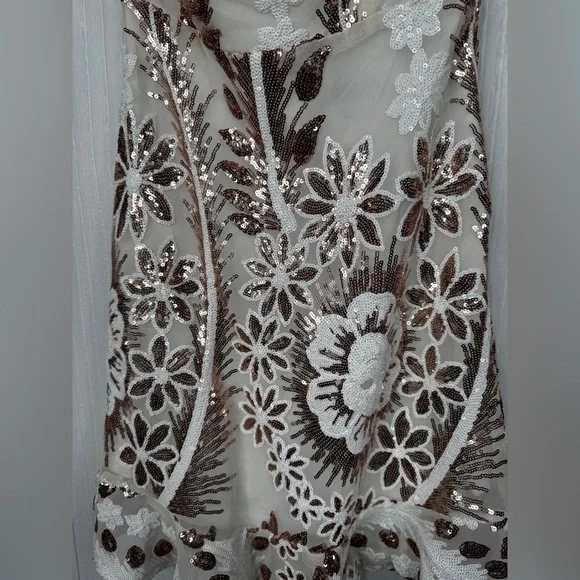 Selfie Leslie White & Gold Floral Sequin Mini Dress - Picture 5 of 10